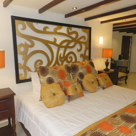Hotel Dorado Plaza Calle Del Arsenal Cartagena Exterior photo