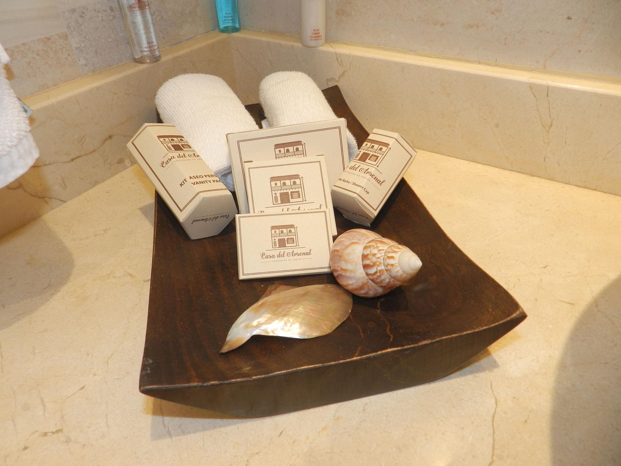 Hotel Dorado Plaza Calle Del Arsenal Cartagena Exterior photo