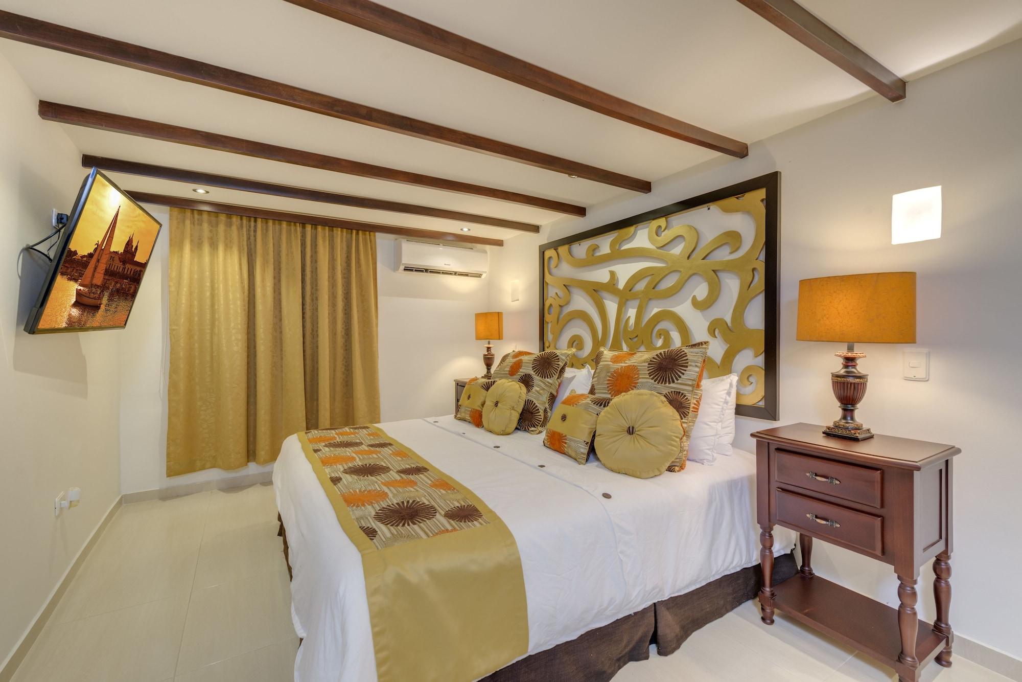 Hotel Dorado Plaza Calle Del Arsenal Cartagena Exterior photo