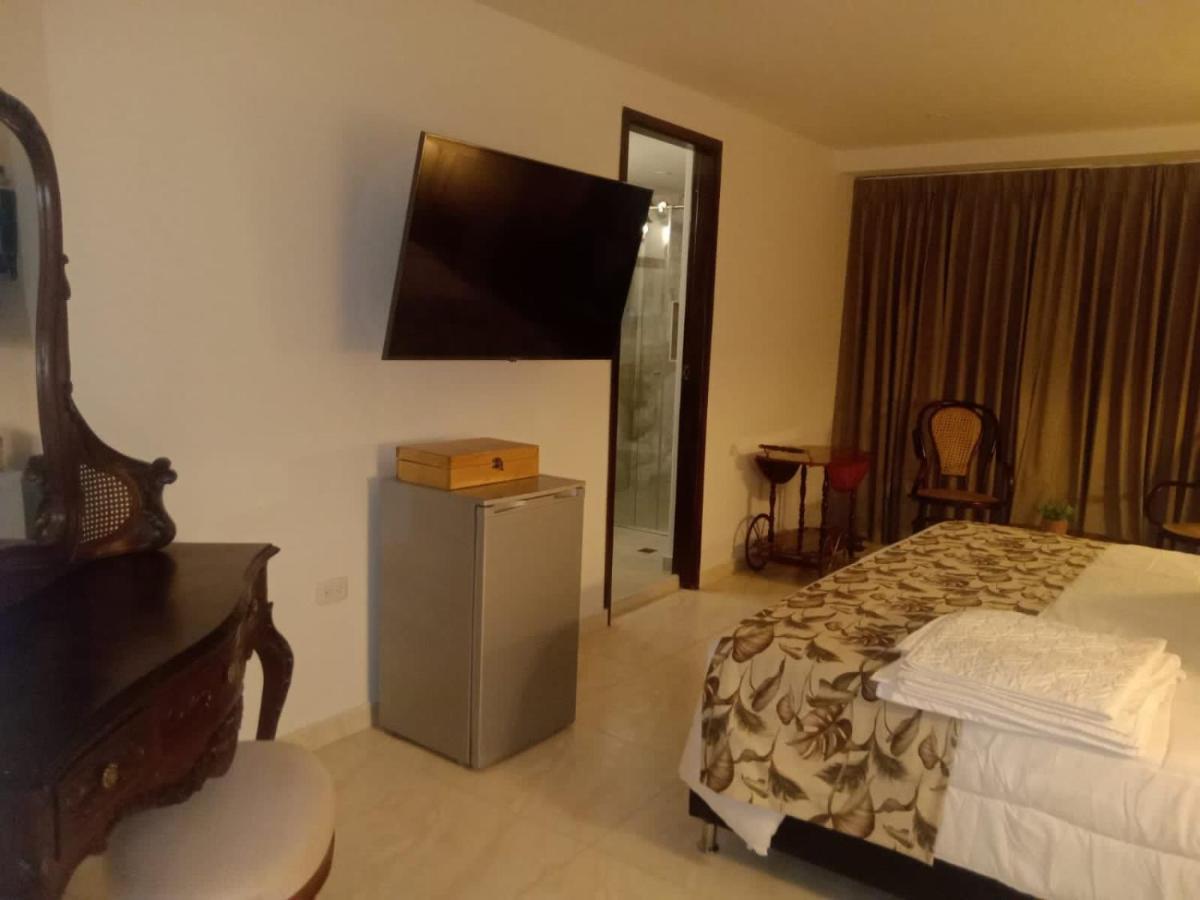 Hotel Dorado Plaza Calle Del Arsenal Cartagena Exterior photo