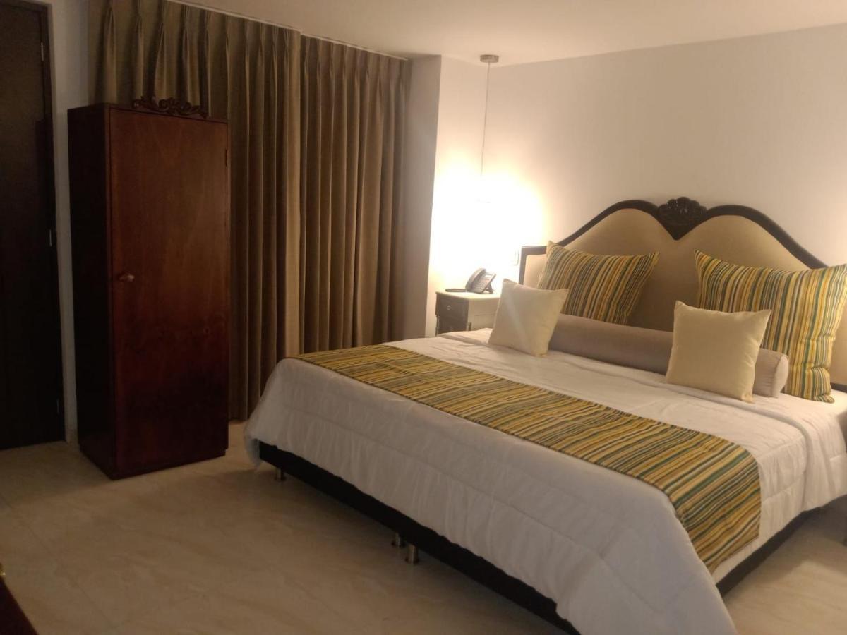 Hotel Dorado Plaza Calle Del Arsenal Cartagena Exterior photo