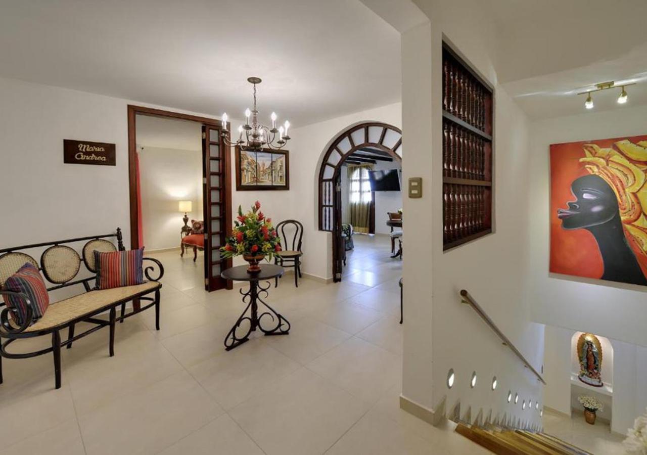 Hotel Dorado Plaza Calle Del Arsenal Cartagena Exterior photo