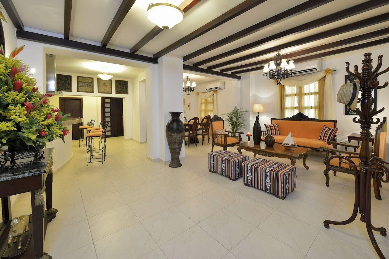 Hotel Dorado Plaza Calle Del Arsenal Cartagena Exterior photo
