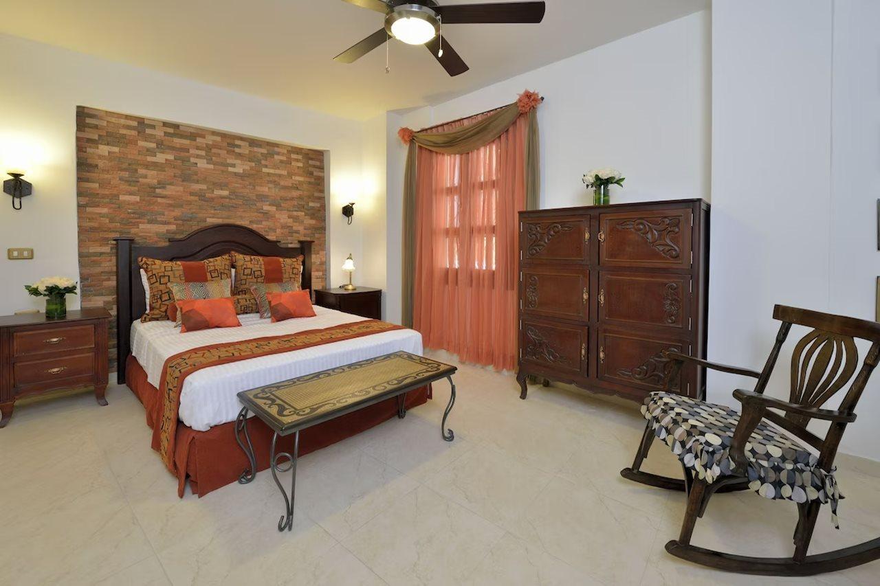 Hotel Dorado Plaza Calle Del Arsenal Cartagena Exterior photo