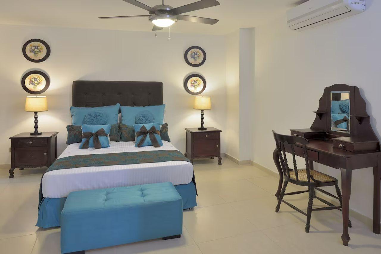 Hotel Dorado Plaza Calle Del Arsenal Cartagena Exterior photo
