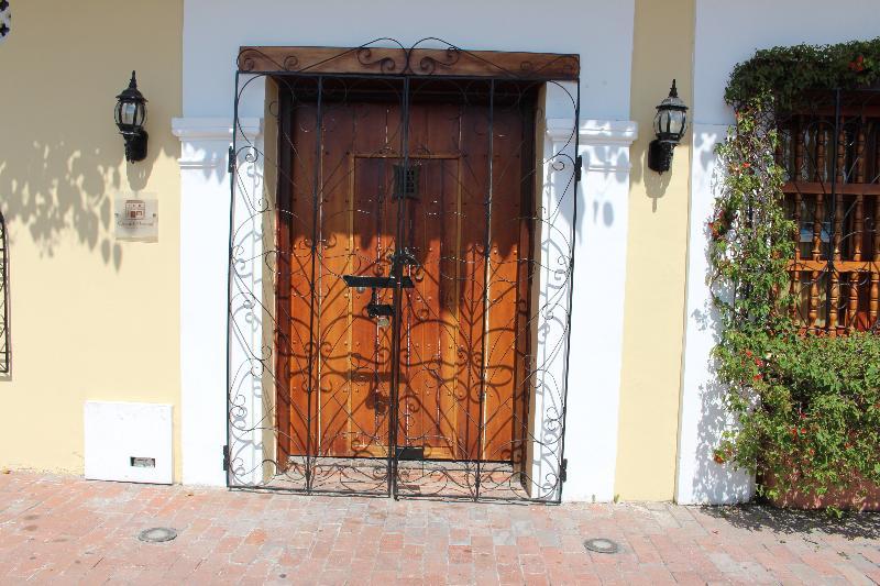 Hotel Dorado Plaza Calle Del Arsenal Cartagena Exterior photo