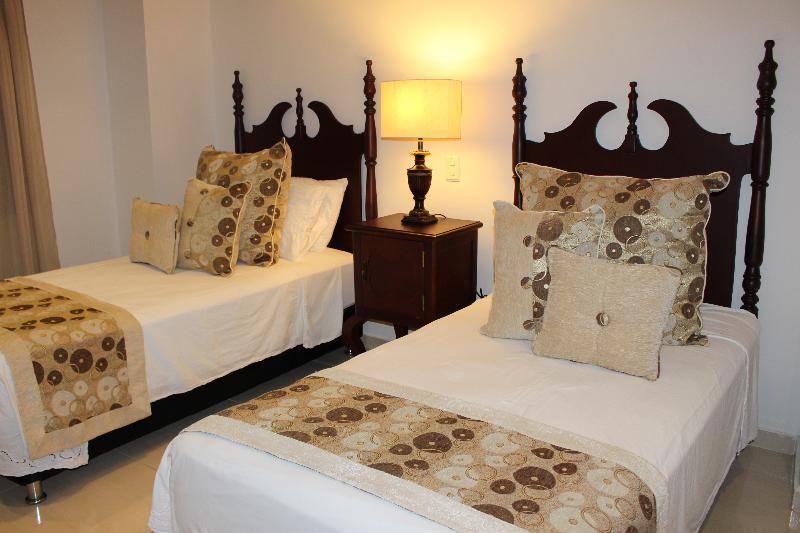 Hotel Dorado Plaza Calle Del Arsenal Cartagena Exterior photo